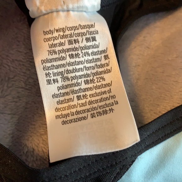 Bundle of 2 PINK sports bras - Picture 9 of 9